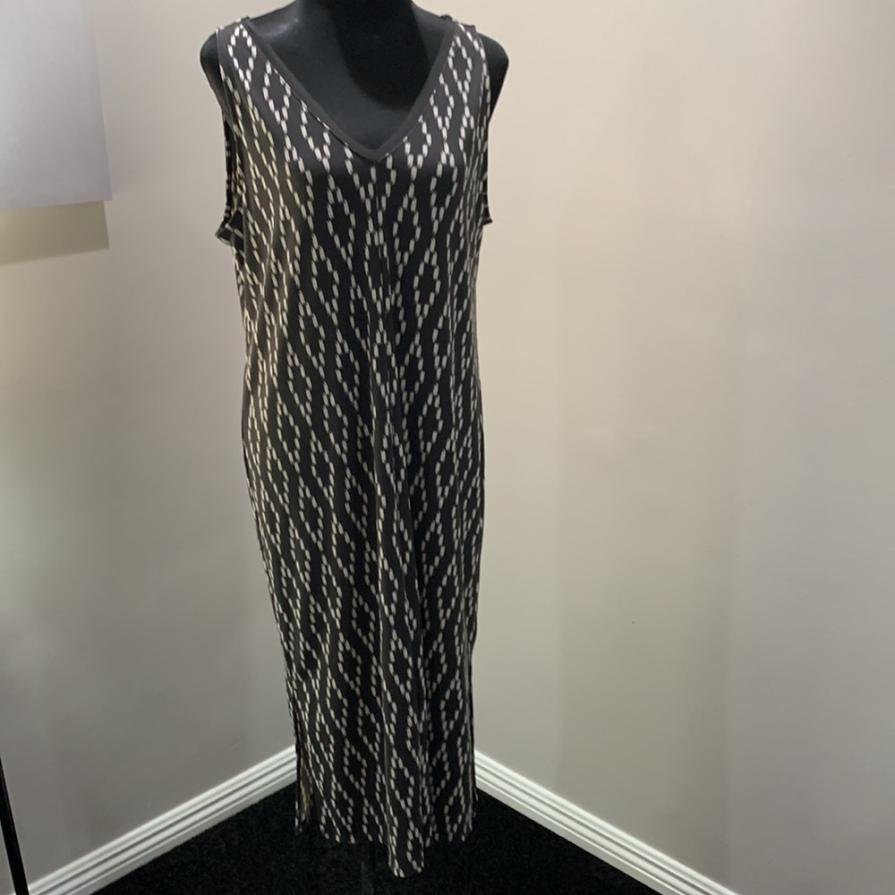 Banana Republic Grey and white diamond print sleeveless dress - Size L
